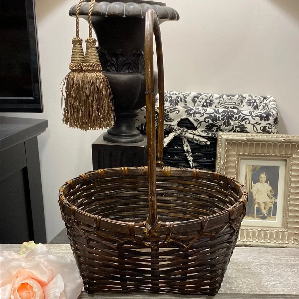 Vintage Hand Woven Dark Brown Decorative Wicker Gathering Handle Basket!